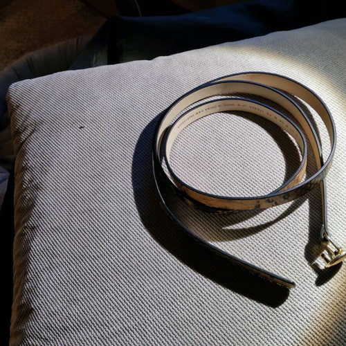 Women's belt used with small discreet buckle, size 105