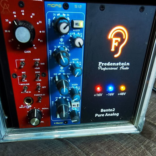Rack unit with preamplifier and equalizer in excellent condition