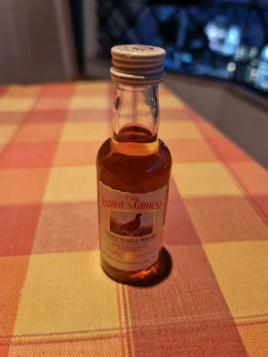 Συλλεκτική μινιατούρα The Famous Grouse whiskey 5cl σαν καινούργιο