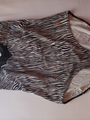 One-piece swimsuit 2XL zebra vintage, like new