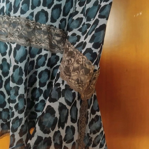 Blue leopard midi skirt like new with muslin and lace