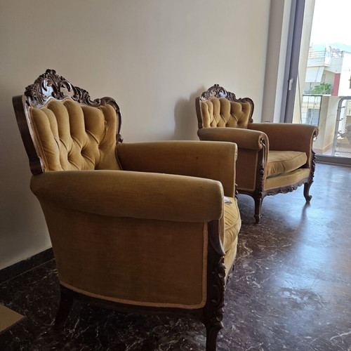 Baroque vintage capitonne armchair with carved wood frame
