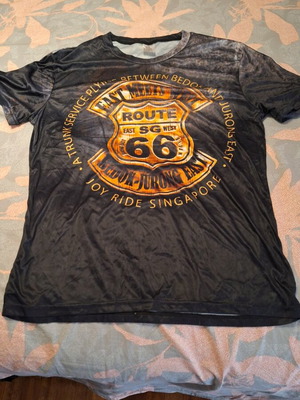 Blouse with print like new, size M, black and gold