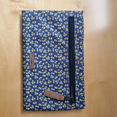 Toiletry bag with flowers new, blue