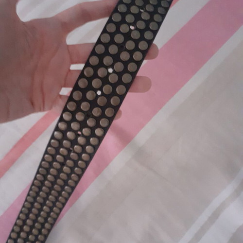 Quiksilver belt with buckle and studs like new, adjustable