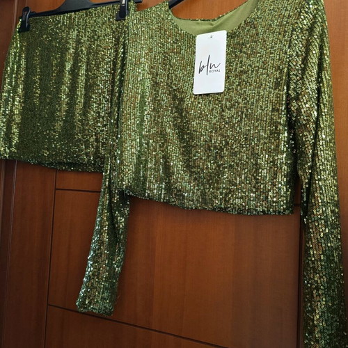 Set with shiny sequin design new, green
