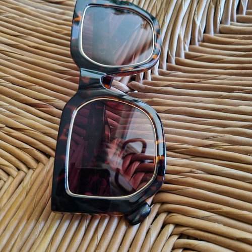 Oversized square sunglasses like new, brown tortoiseshell with gold detail