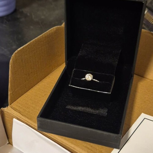 Alegras Legend solitaire ring 1.01 carat, new, white gold