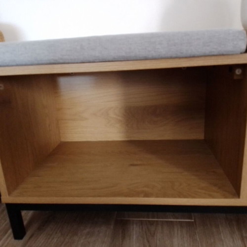 Living room bench like new with storage space
