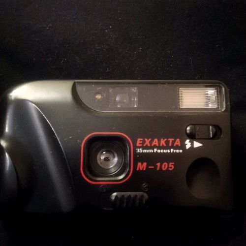 Exakta M-105 camera like new