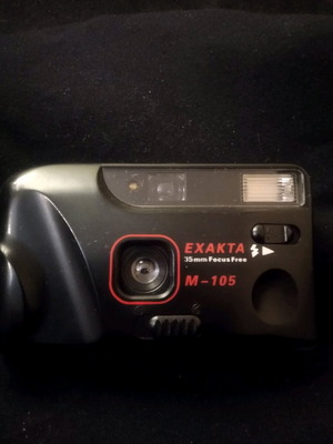 Exakta M-105 camera like new