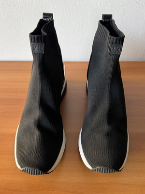 Michael Michael Kors Skyler Booties like new, black, women's size 39-39.5