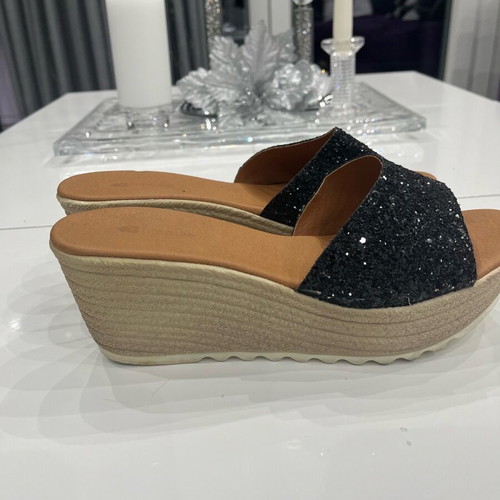 Women's platform slippers used with rhinestones, size 39, black
