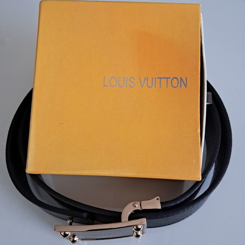 Louis Vuitton vintage leather belt with steel buckle, 120cm