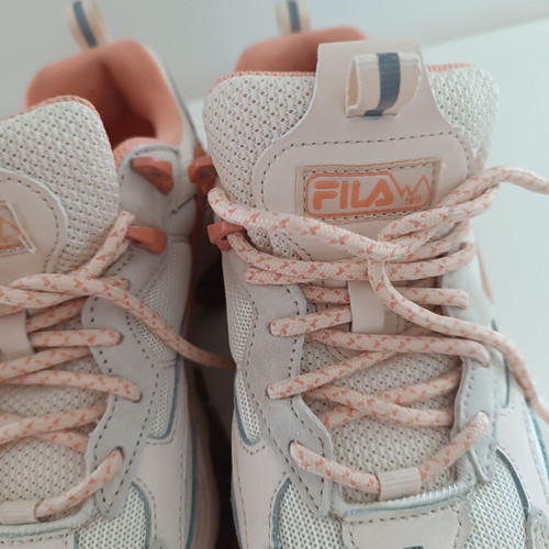 Fila women's chunky fashion sneakers size 36.5 like new, white and salmon