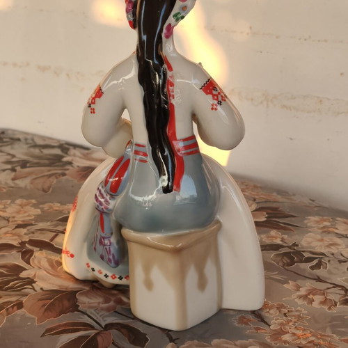 Porcelain figurine "Rushnichok", ZHK, Polonne Art Ceramics Factory, Ukraine