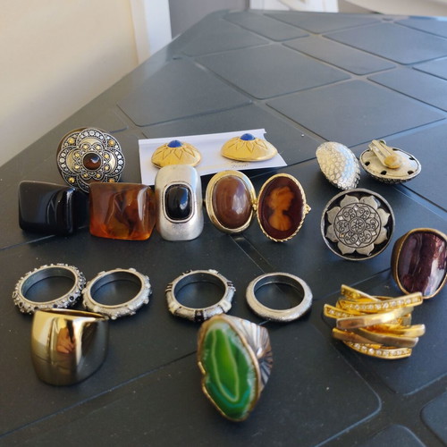 Rings like new, pack of 12 pieces