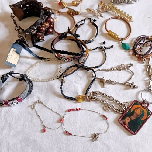 Bracelets and hair clips used, pack with Panagia keychain