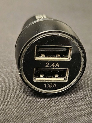 Car charger 2-port used
