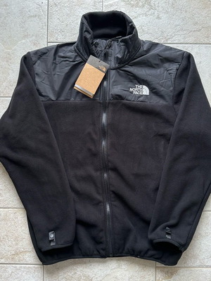 The North Face Fleece Jacket unused, black, size Small