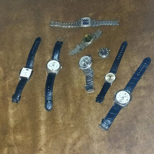 Vintage wristwatches like new, various models from World War II, non-working