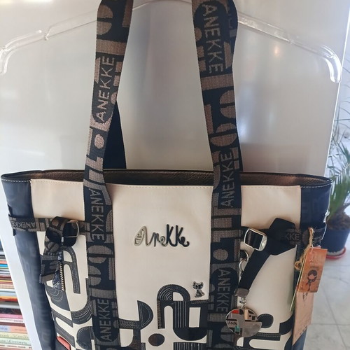 Leather shoulder bag, black and white