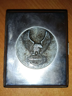 Μεταλλική ταμπακέρα σαν καινούργια, διαστάσεις 8 x 9,5 εκ.