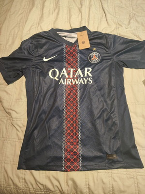 Paris Saint Germain jersey new, size Large