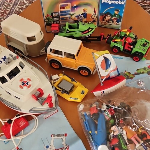 Playmobil collection like new valued over 120€