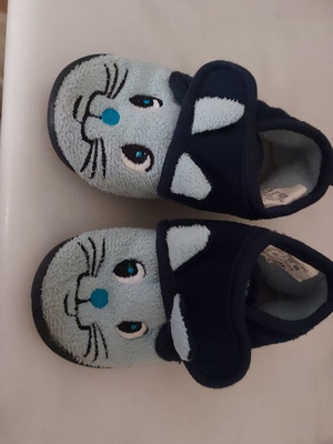 Παντόφλες νούμερο 20 σαν καινούργιο