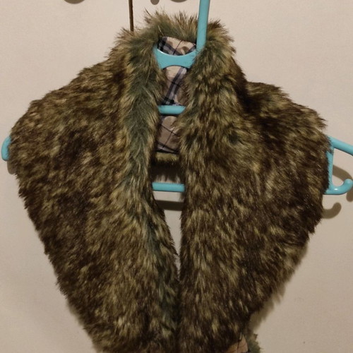 Yacas - natural raccoon fur scarf