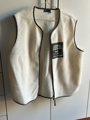 Fur boucle vest Asos M/L, like new, cream with green trim