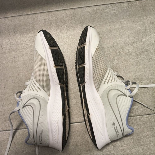 Nike Star Runner 2GS sneakers used, size 38.5, light grey with purple accents