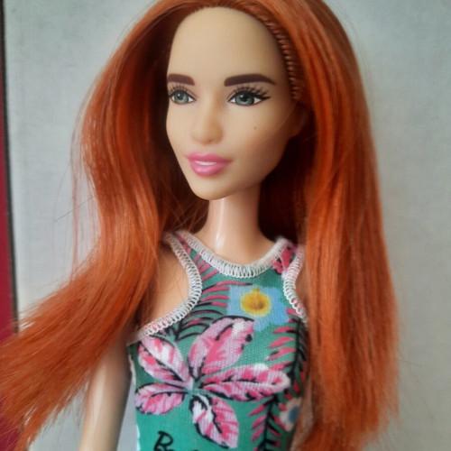 Barbie Flower Dresses GHT27 doll with red hair
