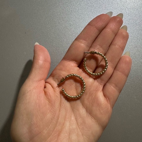 Gold hoop earrings like new