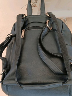 Black shoulder bag like new, missing one button