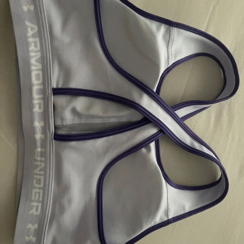Under Armour sports bra new, size M, grey