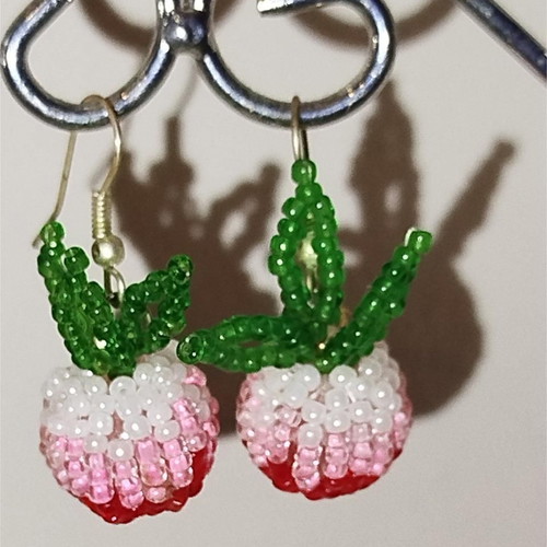 Handmade apple earrings like new, with beads