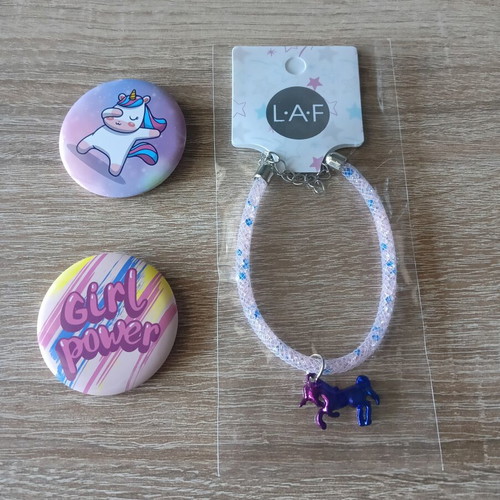 Children's accessory and makeup set