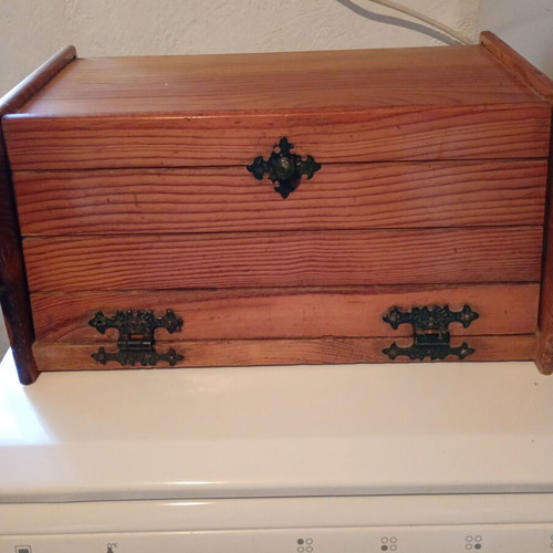 Wooden breadbox like new