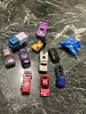 Toy cars set