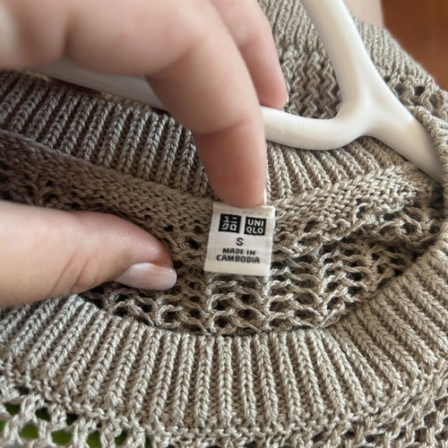 Uniqlo knit perforated sweater taupe size S like new