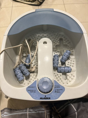 Footbath with massage and heat functions like new