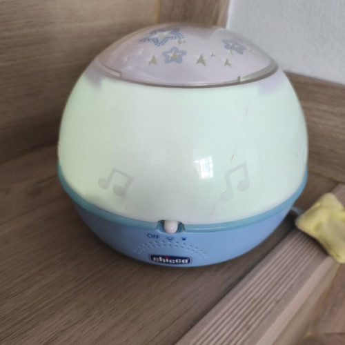 Chicco musical night light with star projector