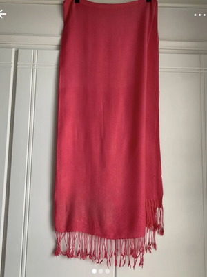 Pashmina from Thailand like new, fuchsia cotton with fringes