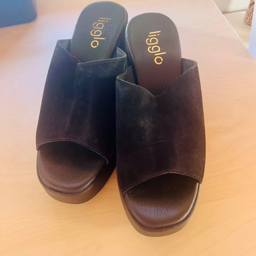Black Liglo platform mules like new, size 40, suede