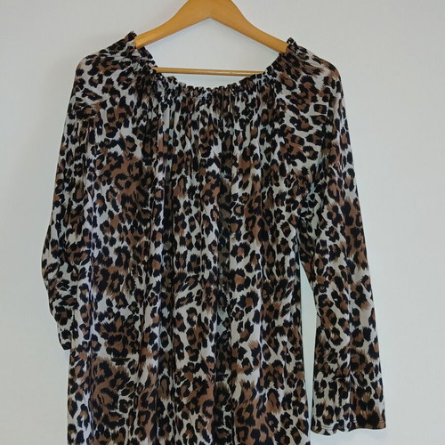 Women's leopard print blouse like new, one size, airy with 3/4 sleeve