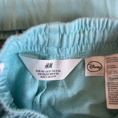 H&M kids set with Disney design like new, size 4-5, turquoise