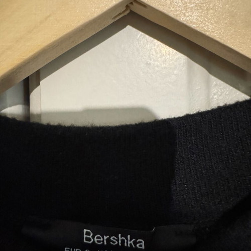 Cropped sweatshirt Bershka black like new, size S