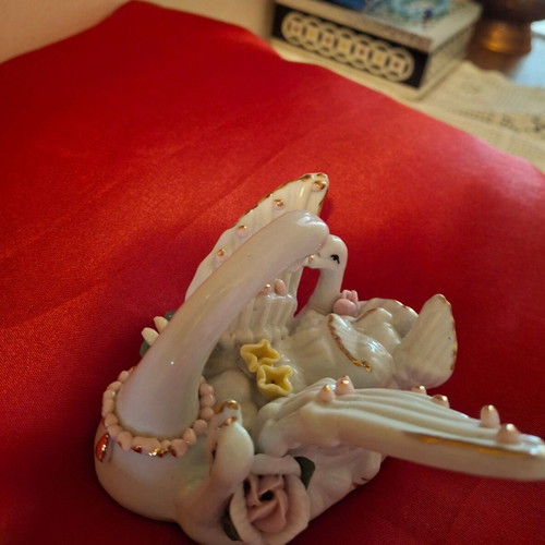 Swan porcelain vintage decoration like new